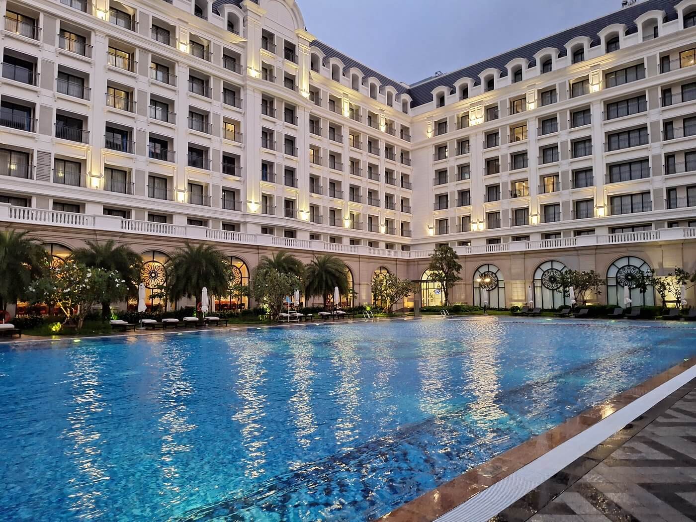 media\hotels\9d69b224-64d1-49c1-3ccd-08ded356c452\gallery\vinholidays-fiesta-phu-quoc-4.260626143955676.jpg